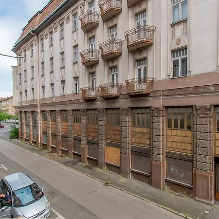 Alex Apartman Lägenhet Szombathely